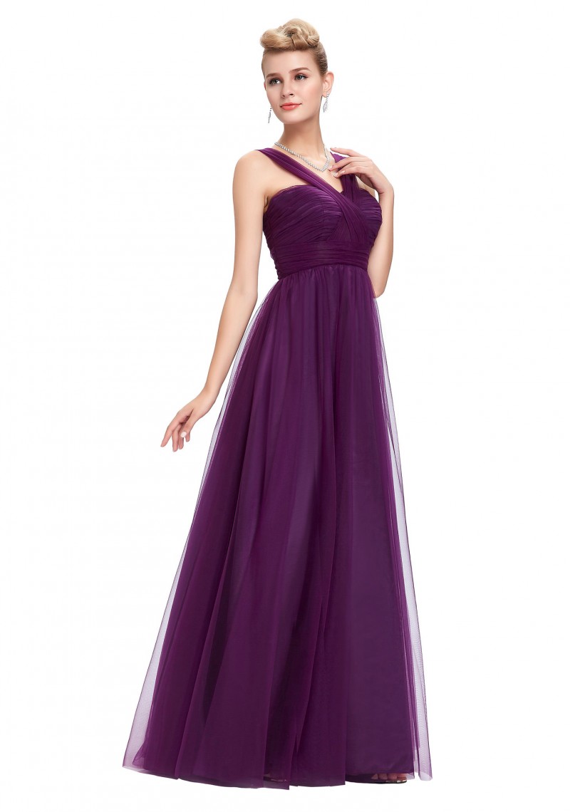 Bodenlanges Träger-Abendkleid in Flieder Bodenlanges Träger-Abendkleid in Flieder