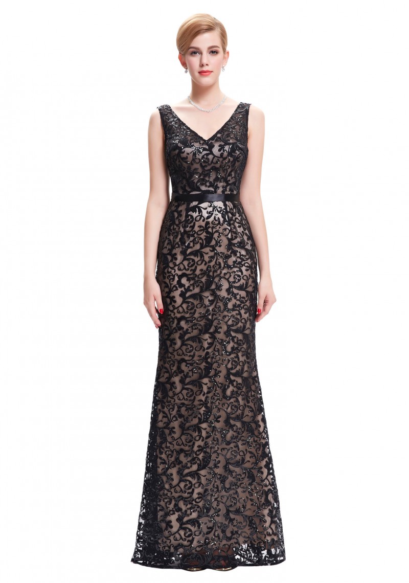 Langes Abendkleid in schwarzer Spitze mit V-Ausschnitt Langes Abendkleid in schwarzer Spitze mit V-Ausschnitt